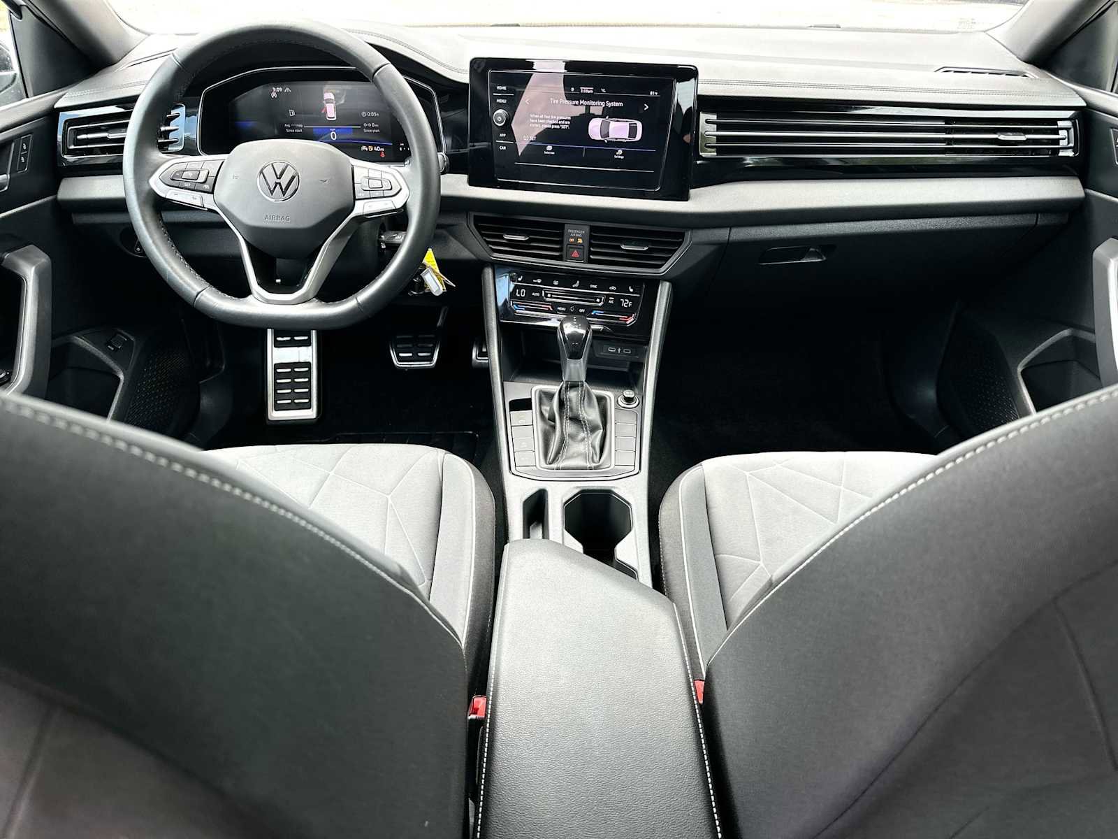 Used 2025 Volkswagen Jetta Sport image 25