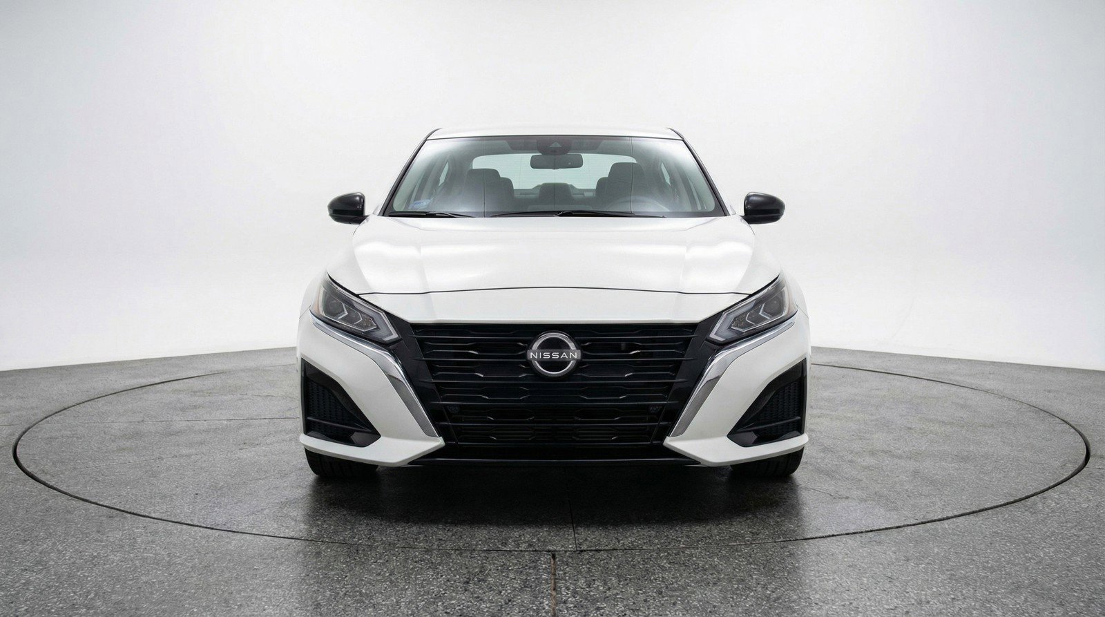 Used 2025 Nissan Altima 2.5 SV image 2