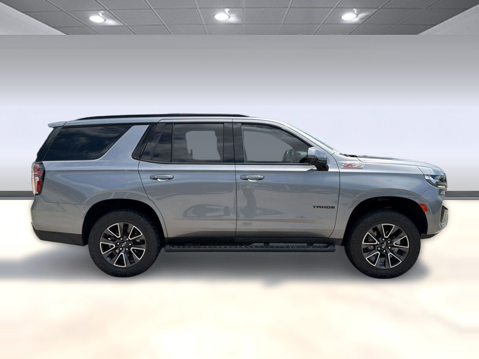 Certified 2022 Chevrolet Tahoe Z71 w/ Luxury Package AWD/4WD image 7