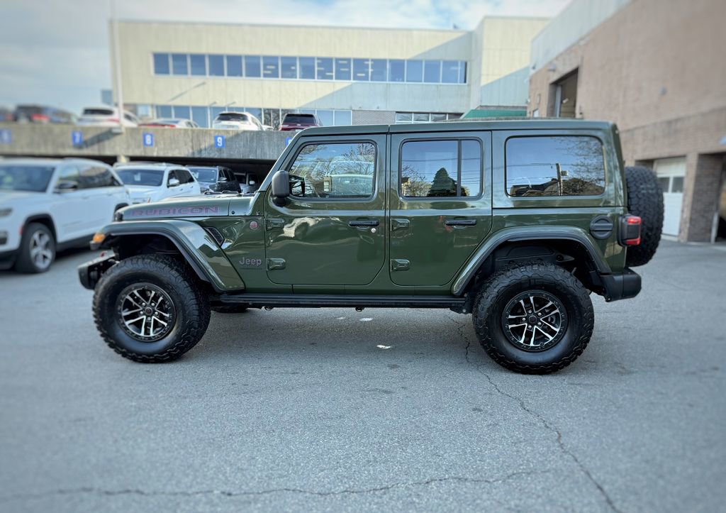 Used 2024 Jeep Wrangler Unlimited Rubicon AWD/4WD image 18