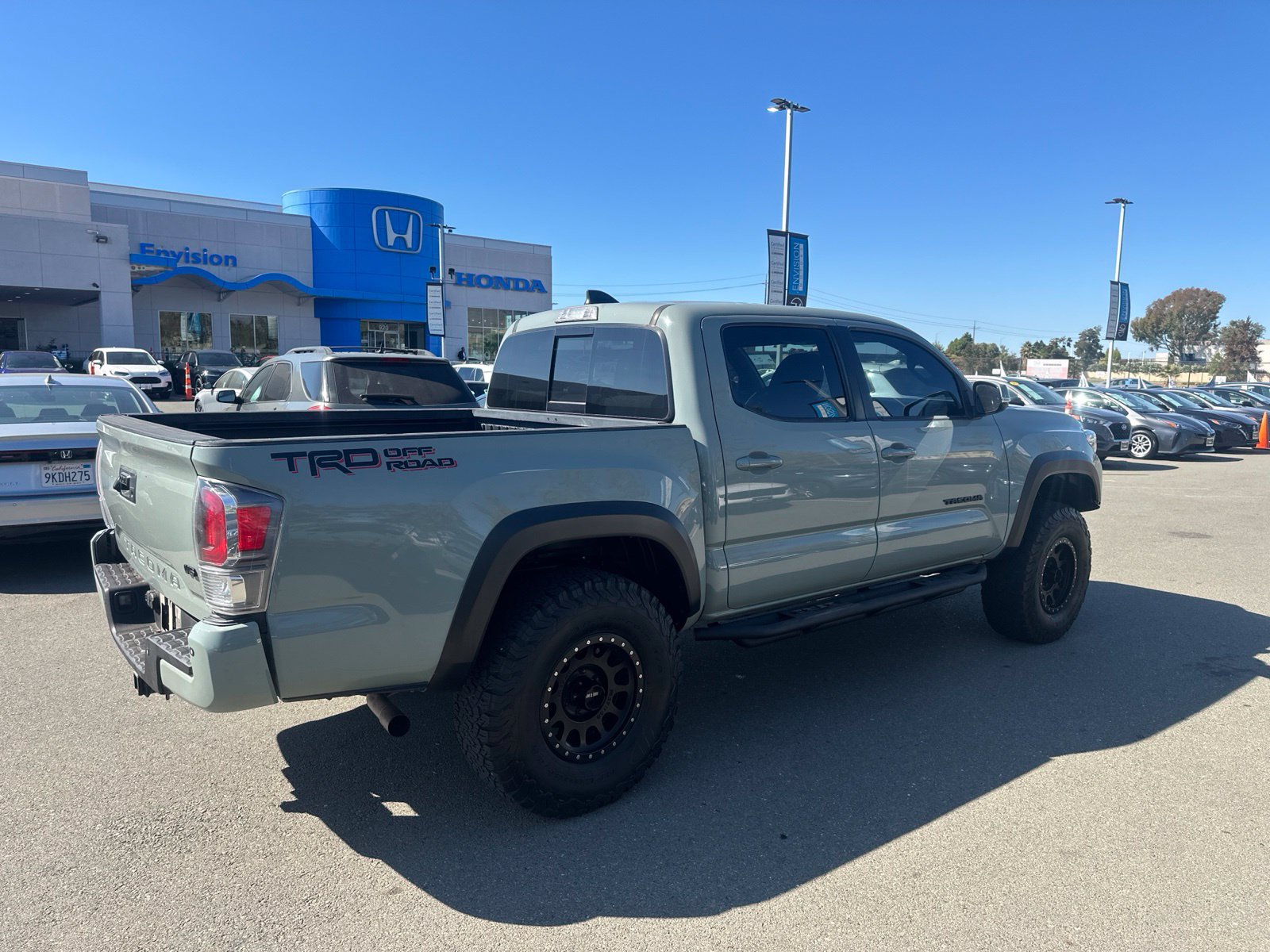 Used 2022 Toyota Tacoma TRD Off-Road w/ Technology Package RWD image 3