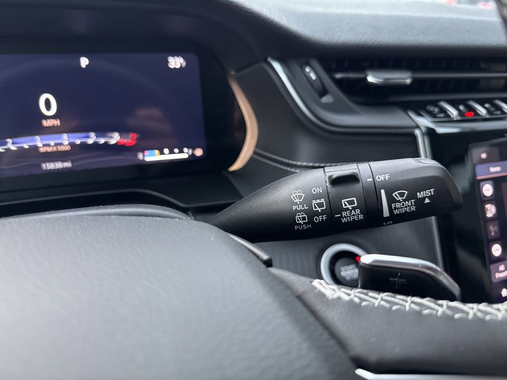 Used 2024 Jeep Grand Cherokee Laredo X image 61