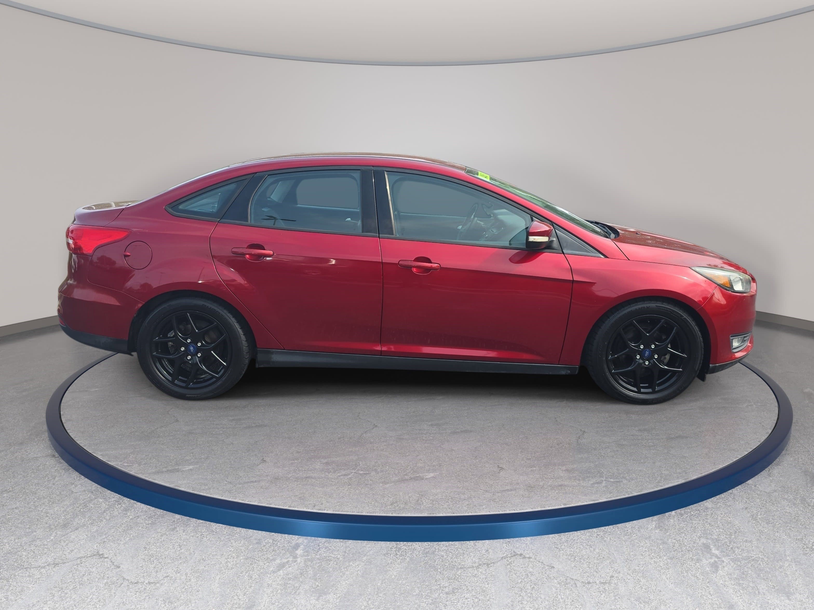 Used 2016 Ford Focus SE w/ Equipment Group 201A FWD image 4