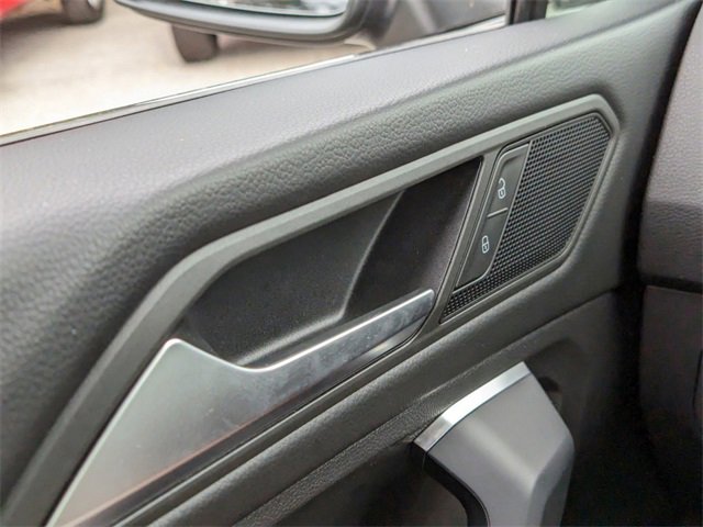 Used 2020 Volkswagen Tiguan SE w/ Panoramic Sunroof Package image 29