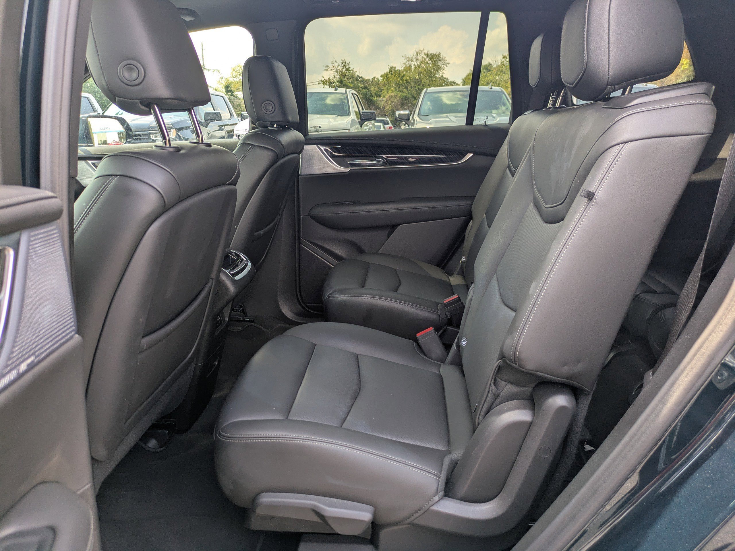 Used 2025 Cadillac XT6 Premium Luxury image 15