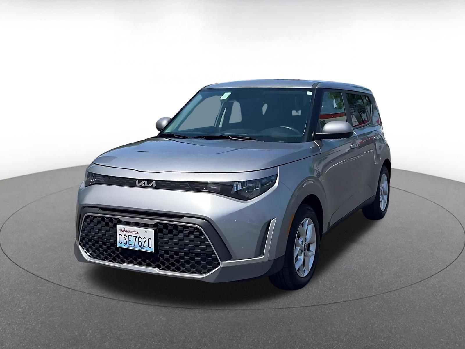 Used 2025 Kia Soul LX w/ LX Technology Package FWD image 5