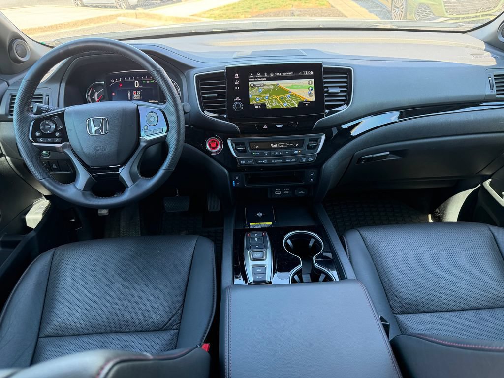 Used 2024 Honda Passport Black Edition image 2
