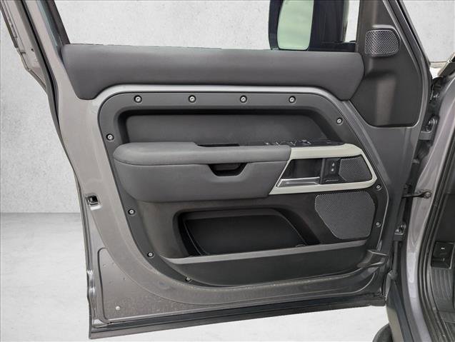 Used 2022 Land Rover Defender 110 S image 22