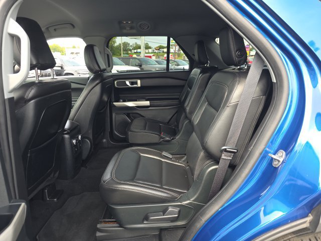 Used 2020 Ford Explorer XLT w/ Equipment Group 202A AWD/4WD image 24