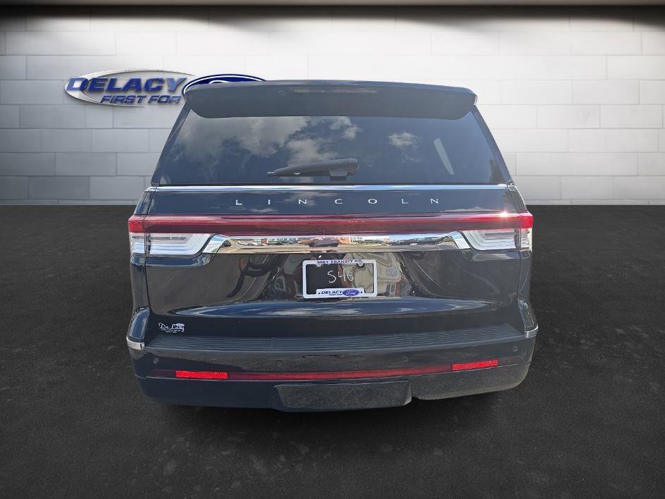 Used 2024 Lincoln Navigator Premiere image 4