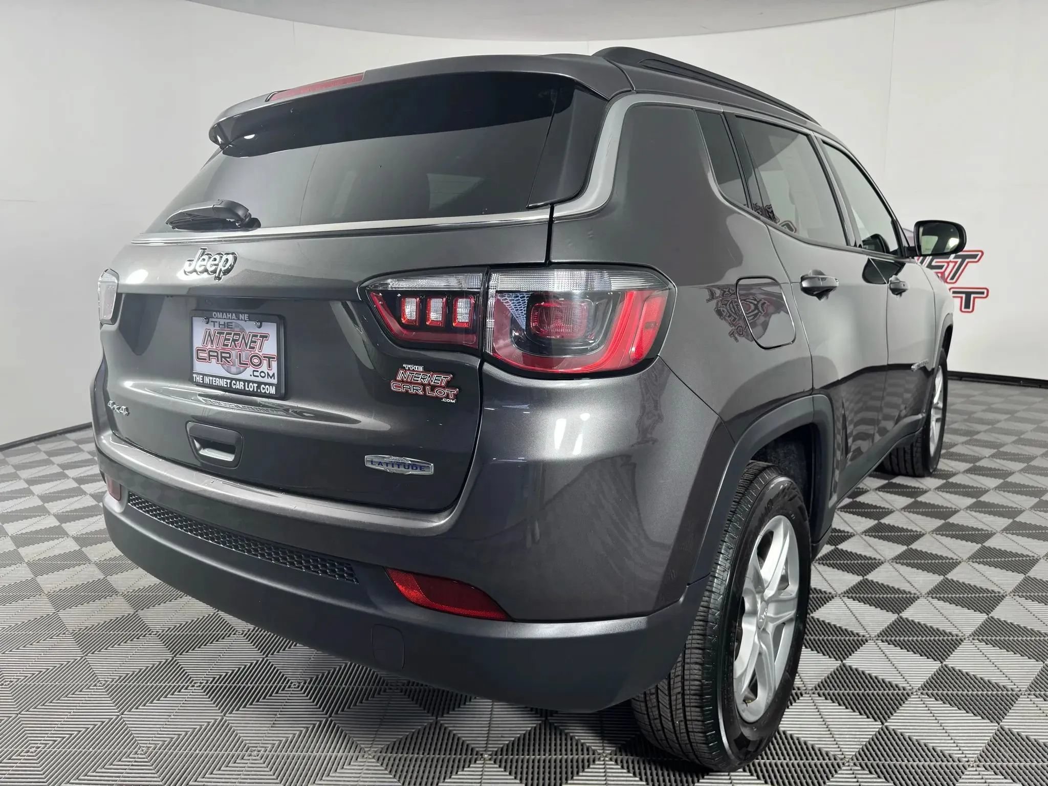 Used 2024 Jeep Compass Latitude AWD/4WD image 27