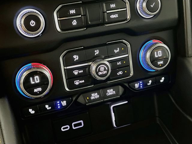 Used 2023 GMC Yukon XL AT4 w/ Technology Package AWD/4WD image 19