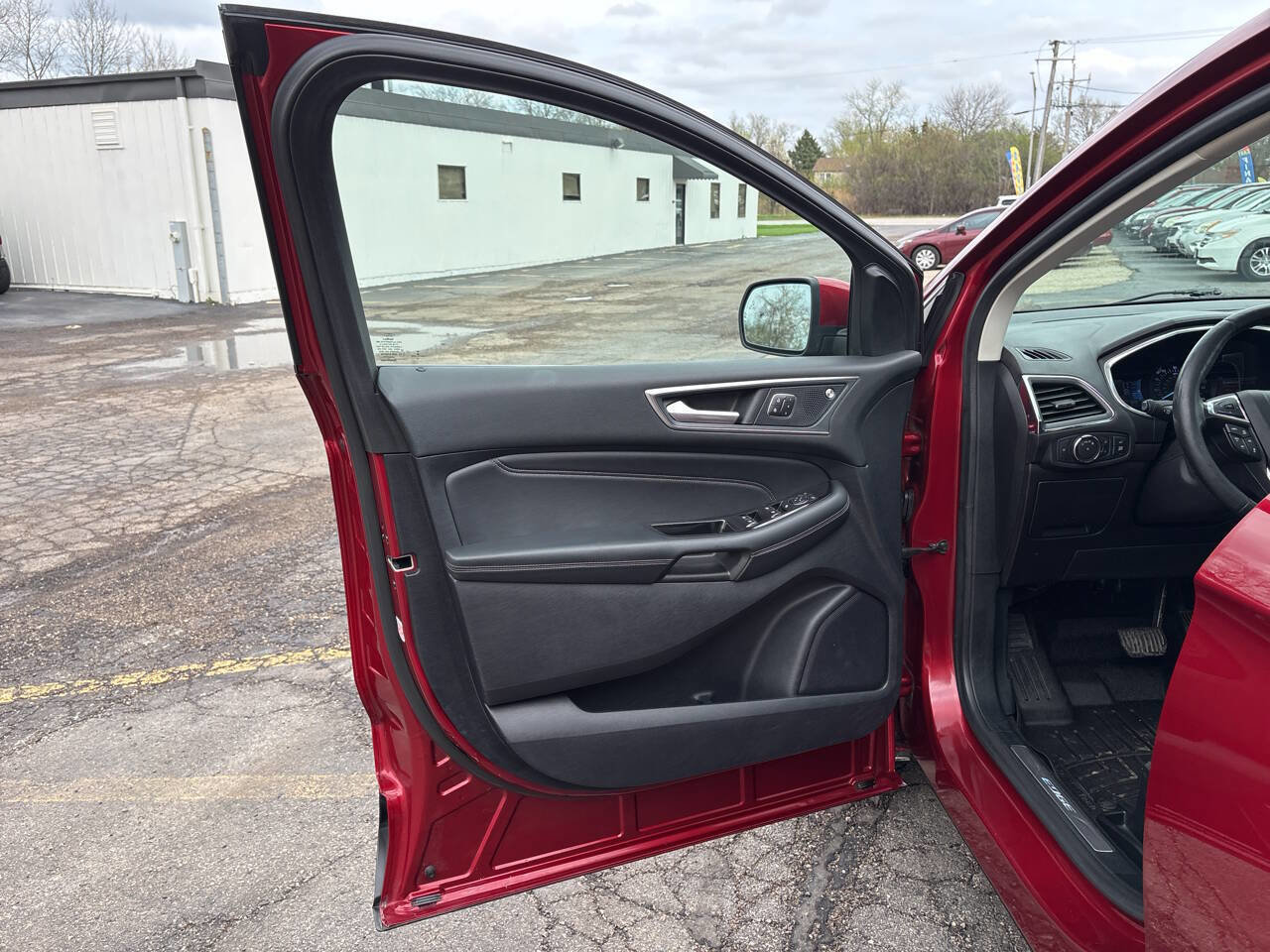 Used 2019 Ford Edge Titanium w/ Equipment Group 301A AWD/4WD image 33
