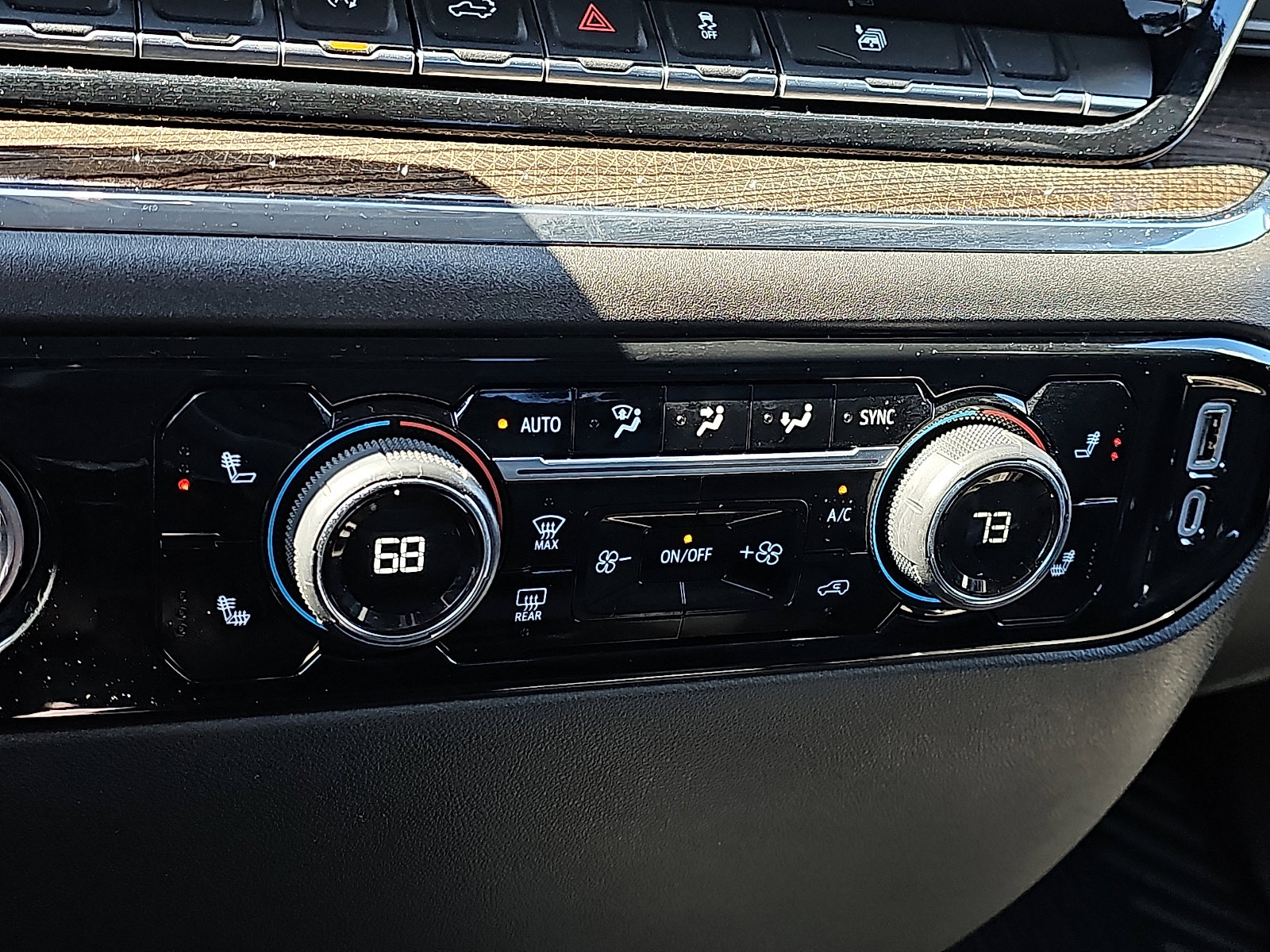 Used 2024 Chevrolet Silverado 1500 LT image 16