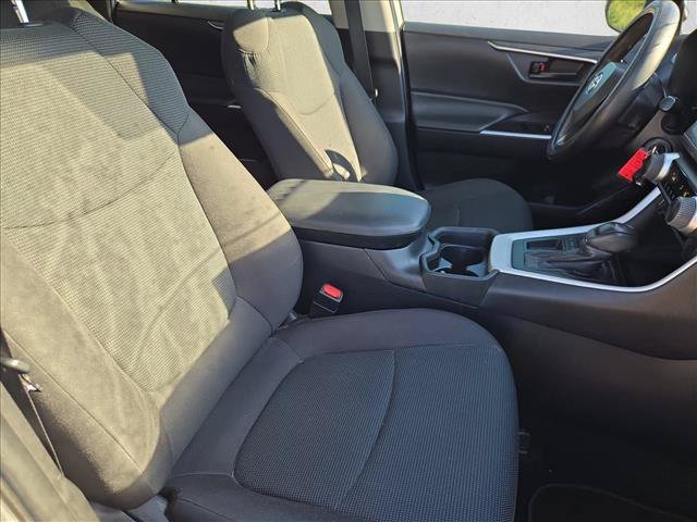 Used 2021 Toyota RAV4 LE FWD image 15