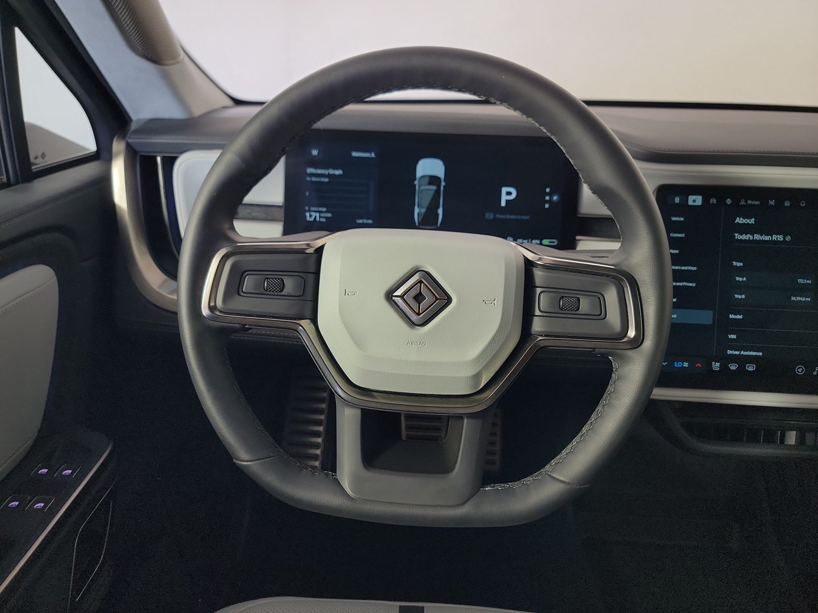 Used 2023 Rivian R1S Adventure AWD/4WD image 28