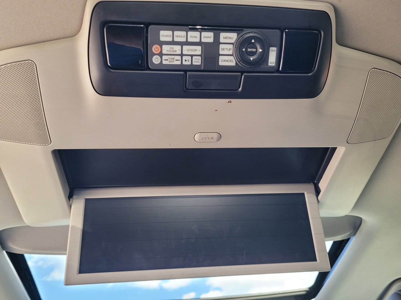 Used 2015 Honda Odyssey Touring Elite image 20