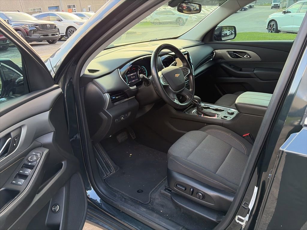Used 2021 Chevrolet Traverse LT FWD image 11