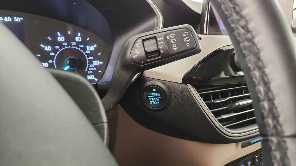 Used 2022 Ford Escape SEL image 22