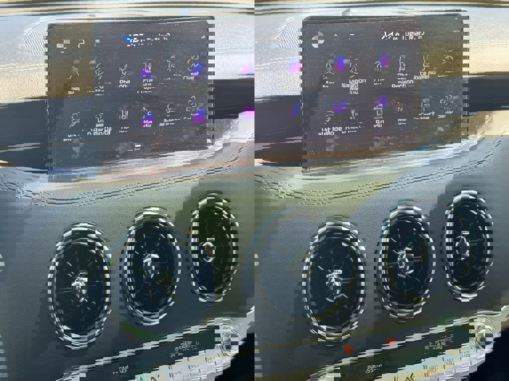 Used 2023 Kia Stinger GT2 image 33