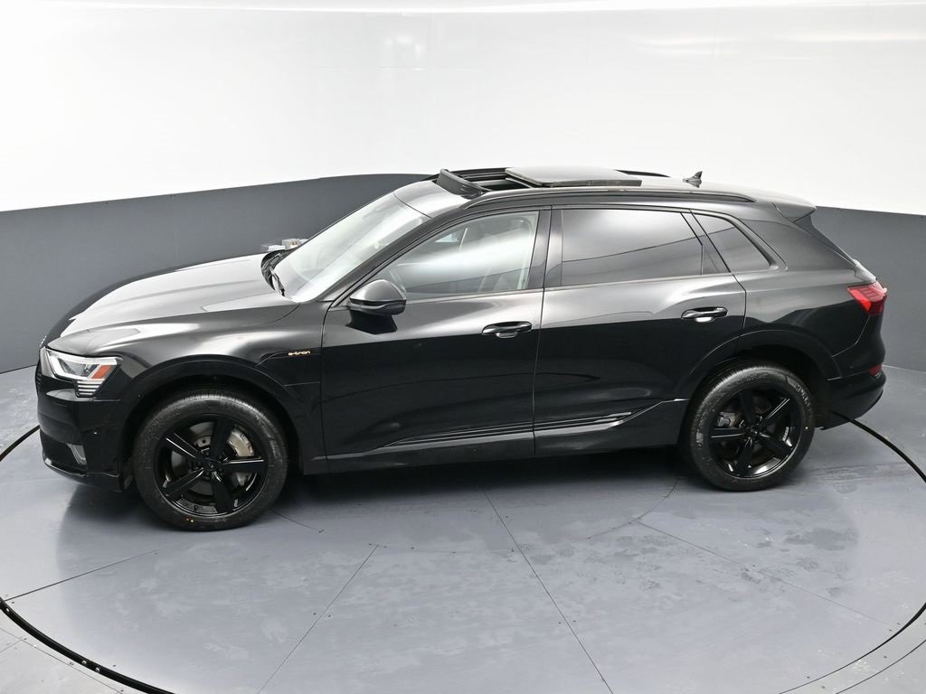 Used 2019 Audi e-tron Prestige w/ Prestige Package image 46