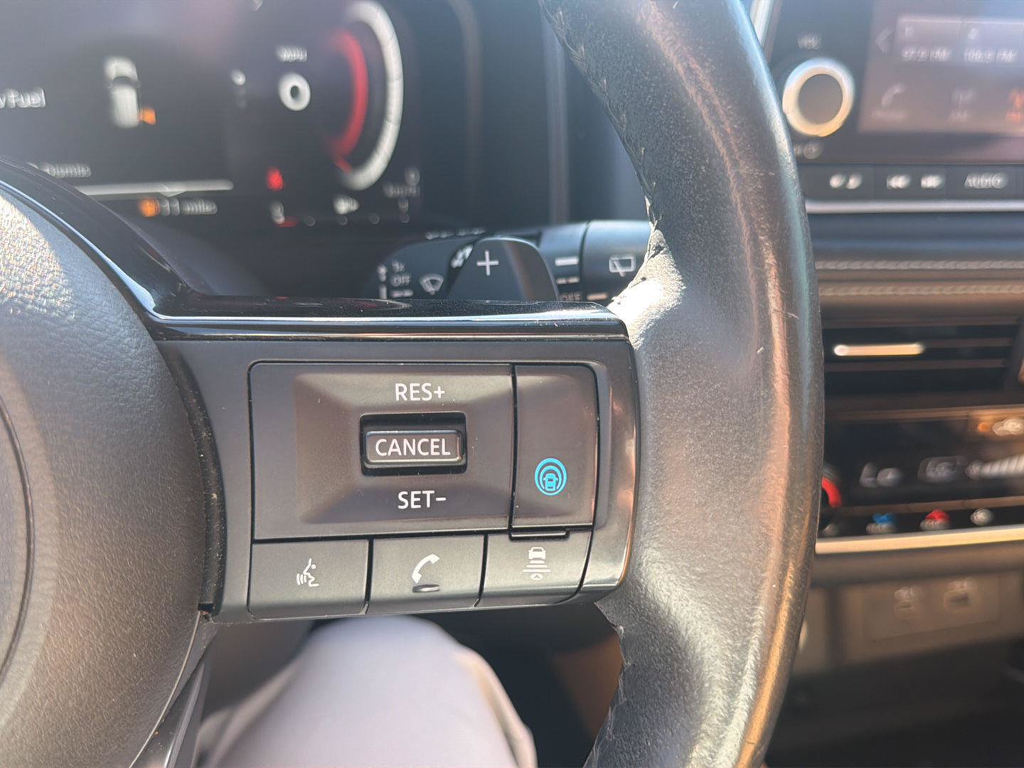 Used 2022 Nissan Rogue Platinum w/ Head-Up Display Package FWD image 24