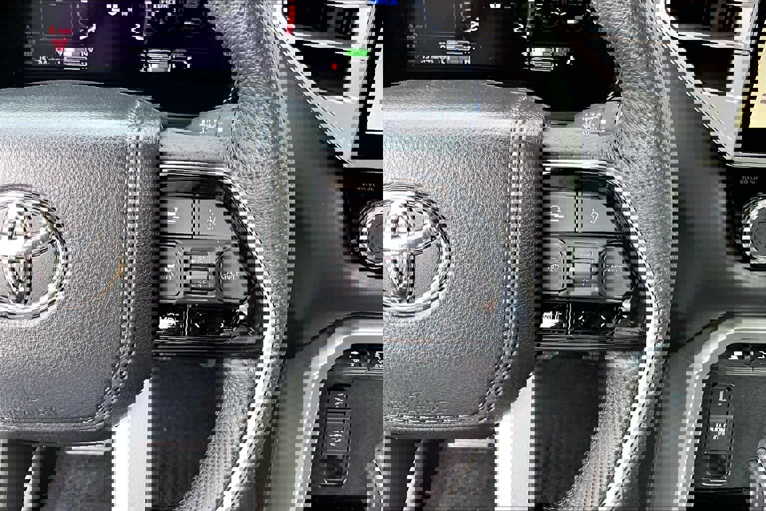 Used 2025 Toyota Sequoia Platinum image 23