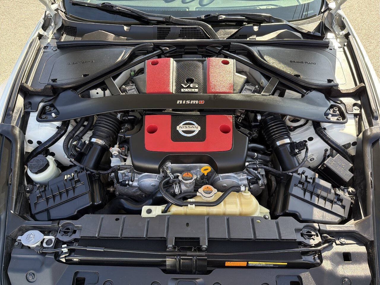 Used 2017 Nissan 370Z NISMO RWD image 15