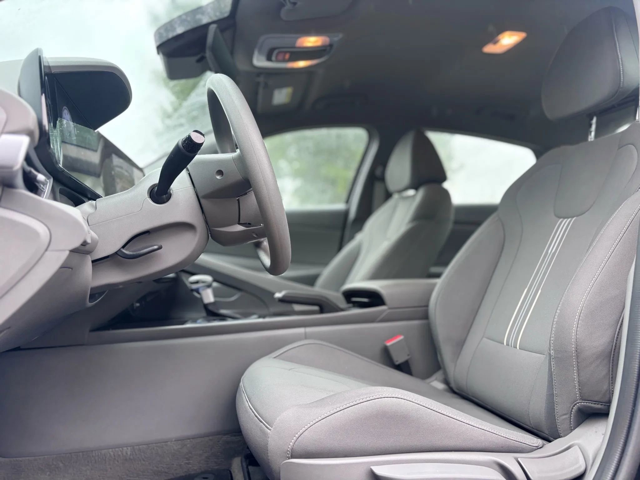 Used 2024 Hyundai Elantra SEL image 17