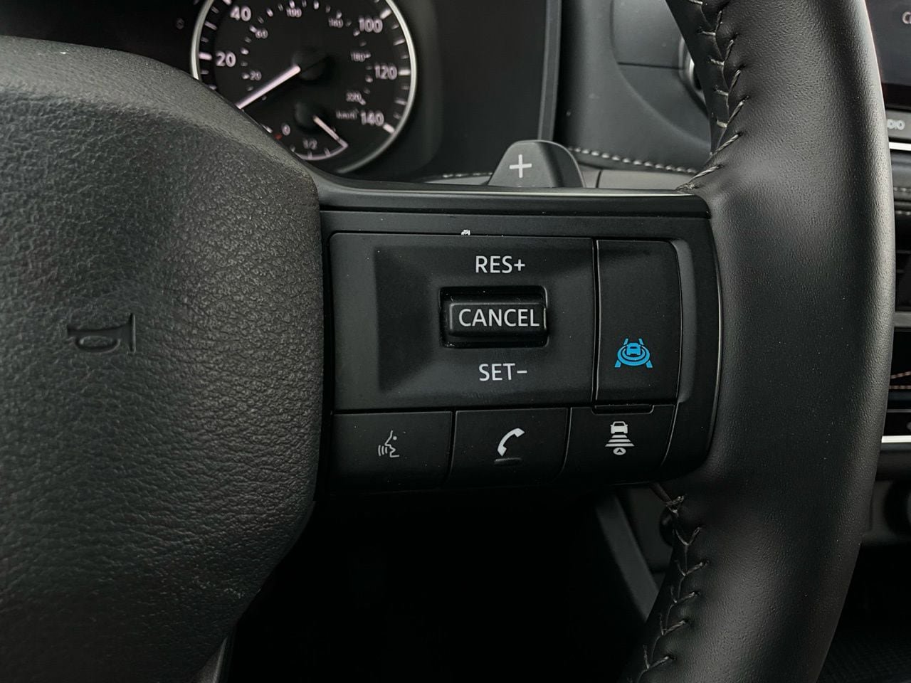 Used 2025 Nissan Rogue SV FWD image 34
