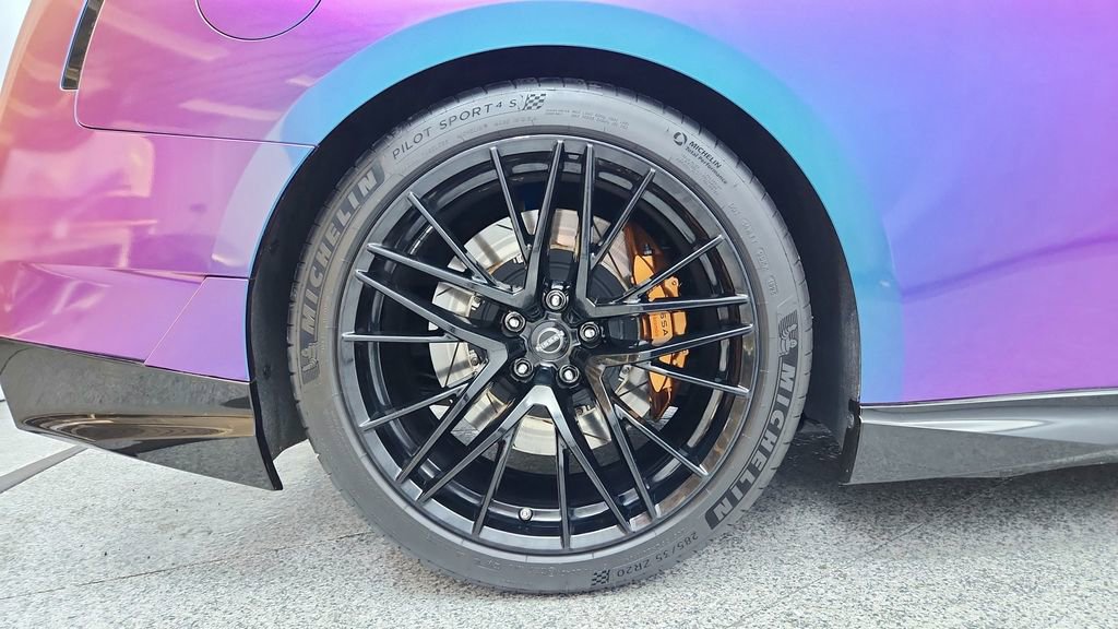 Used 2024 Nissan GT-R Premium w/ Premium Interior Package image 35