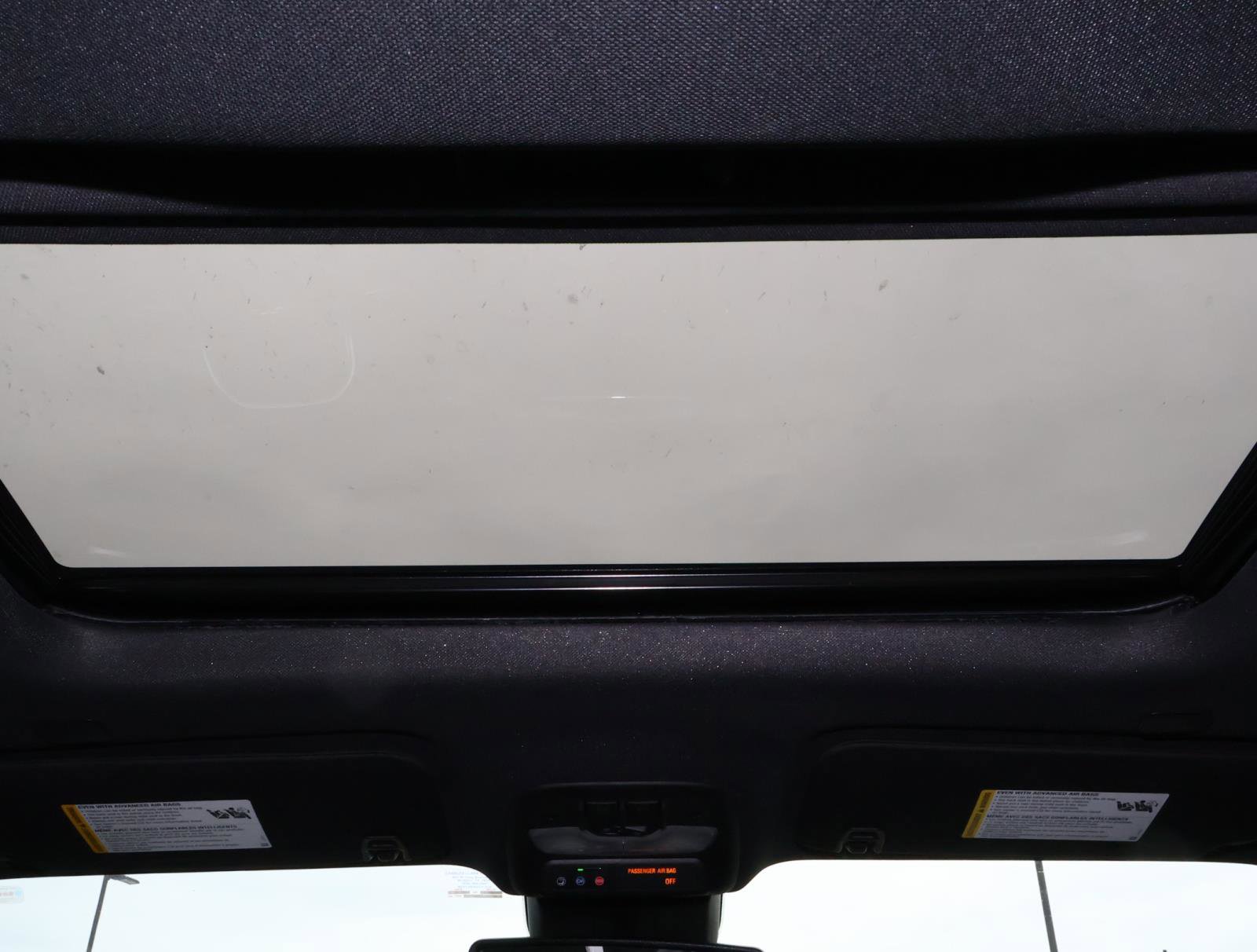 Used 2024 Chevrolet Colorado ZR2 w/ ZR2 Convenience Package III image 16