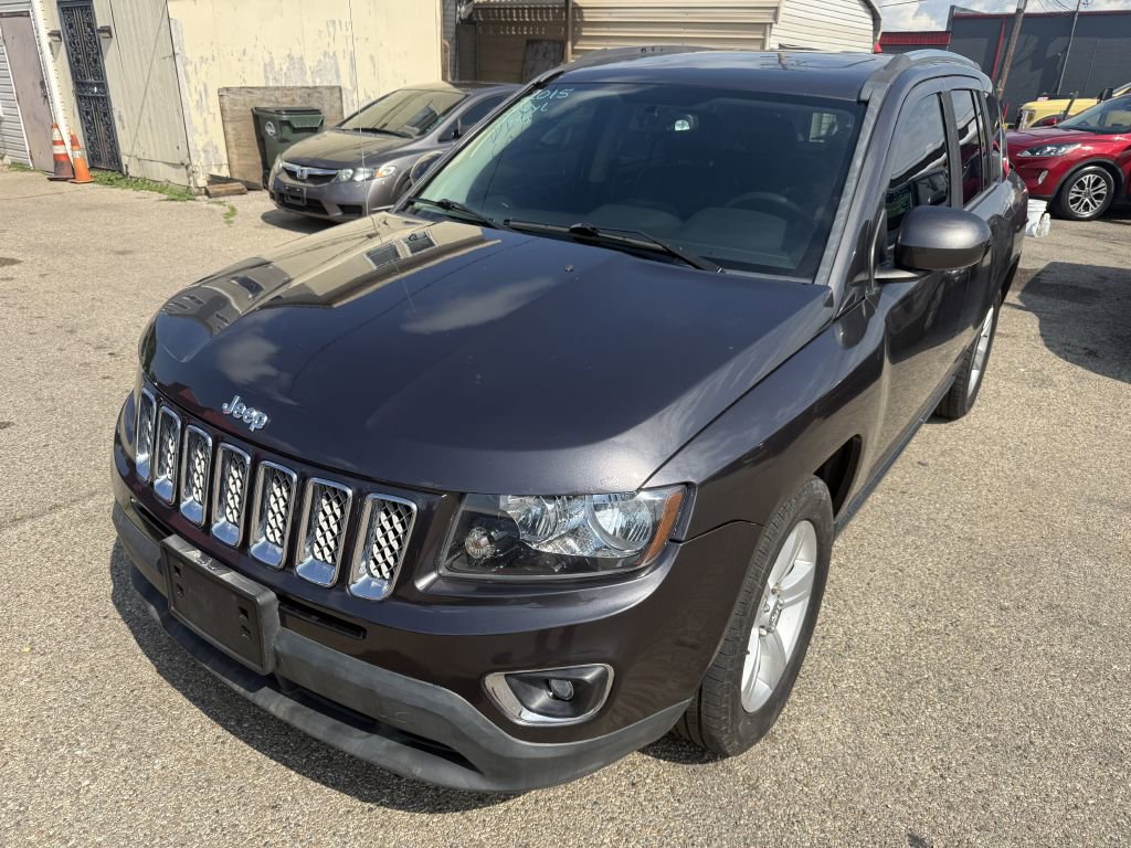 Used 2015 Jeep Compass High Altitude image 2
