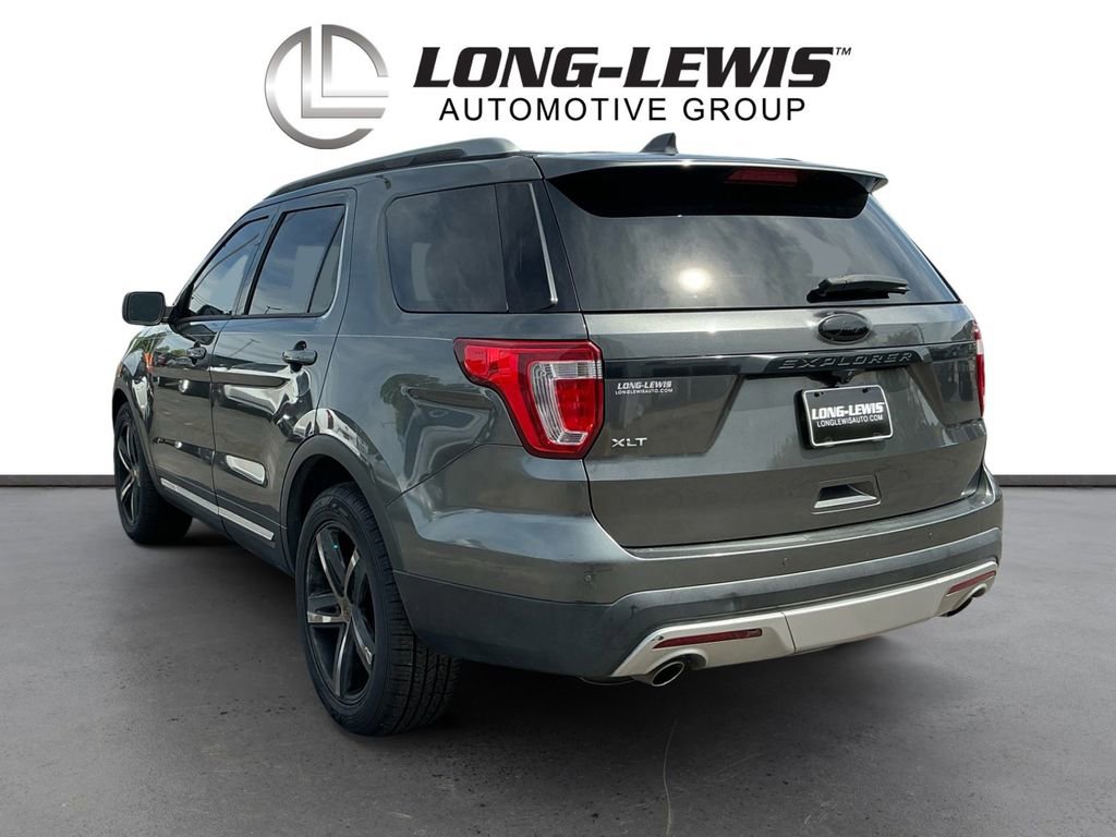 Used 2017 Ford Explorer XLT w/ Equipment Group 202A image 4
