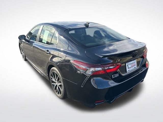 Used 2023 Toyota Camry SE image 4