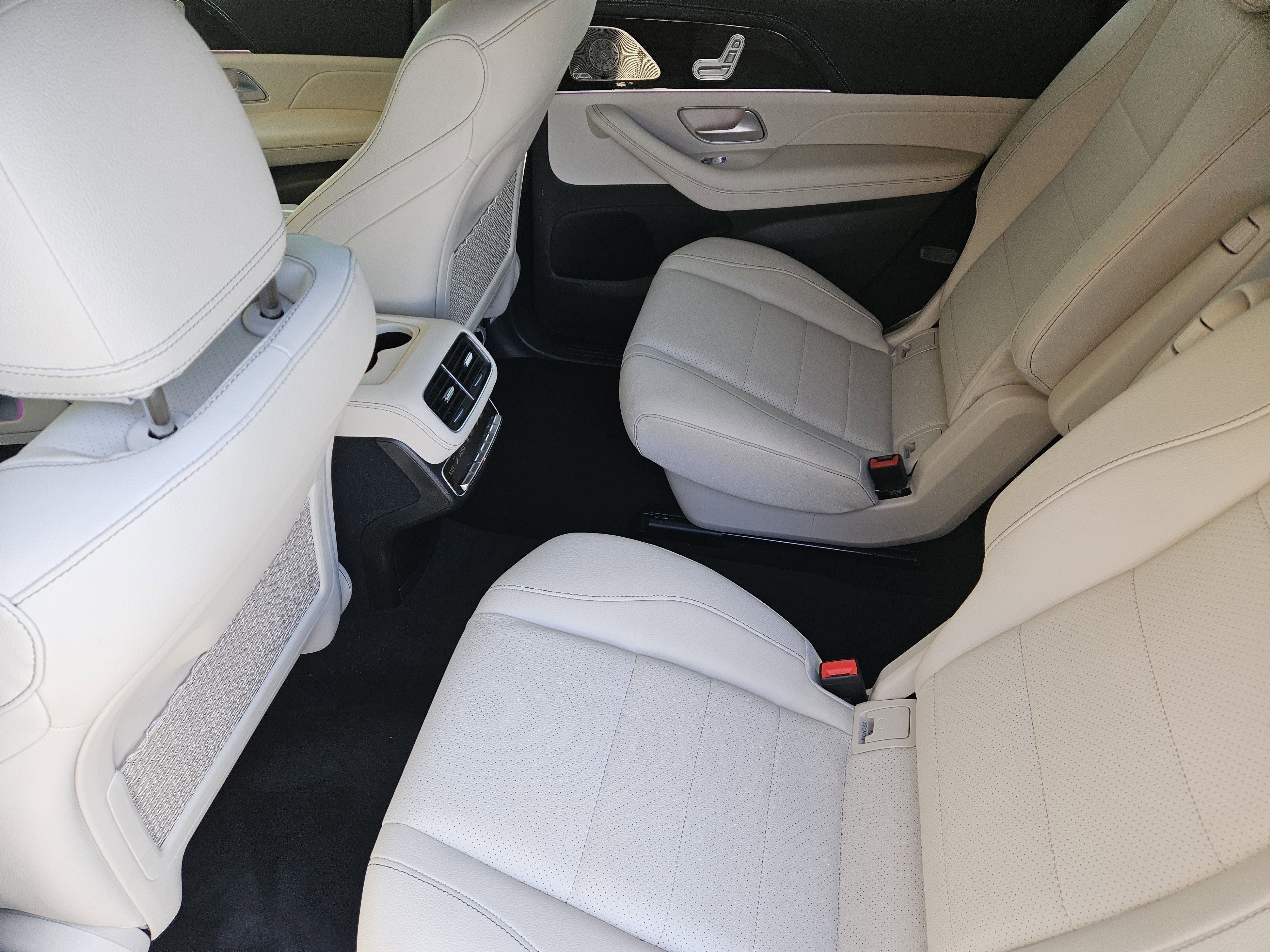 Used 2024 Mercedes-Benz GLS 450 4MATIC image 30