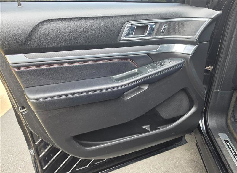 Used 2017 Ford Explorer Sport AWD/4WD image 32
