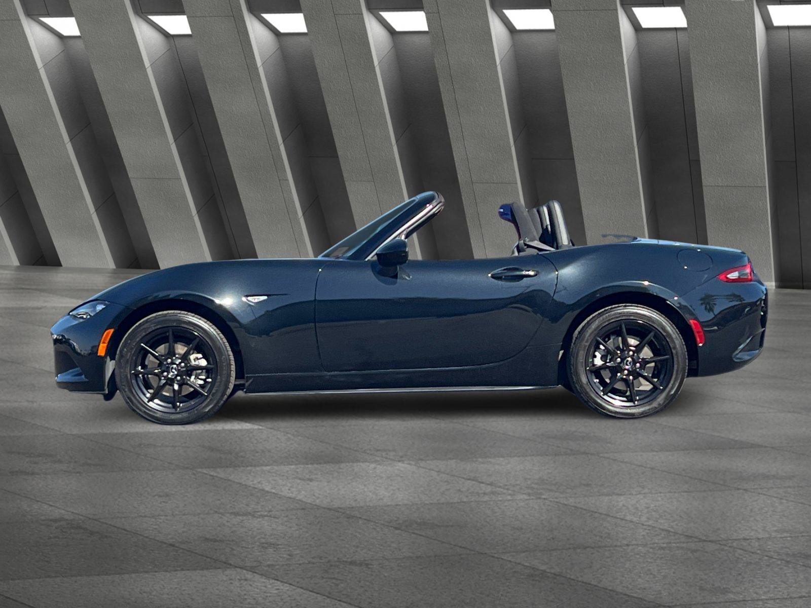 Used 2019 MAZDA MX-5 Miata Sport RWD image 7