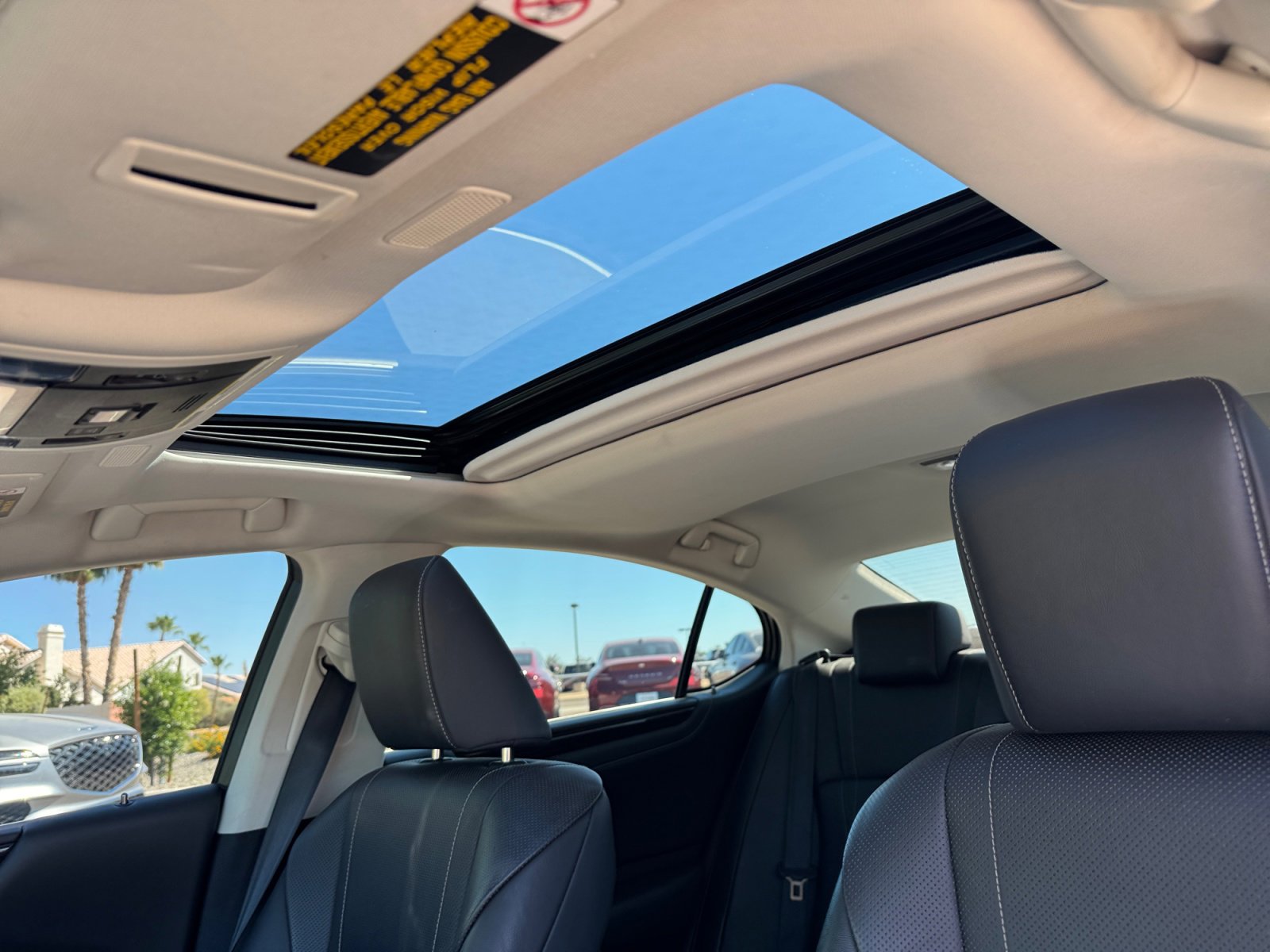 Used 2019 Lexus ES 300h w/ Luxury Package image 33