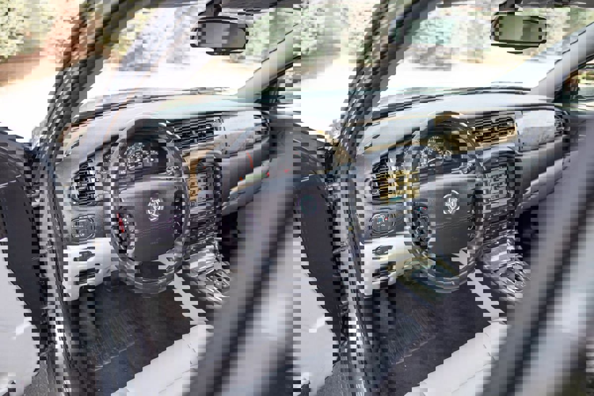 Used 2003 Jaguar S-TYPE R image 21