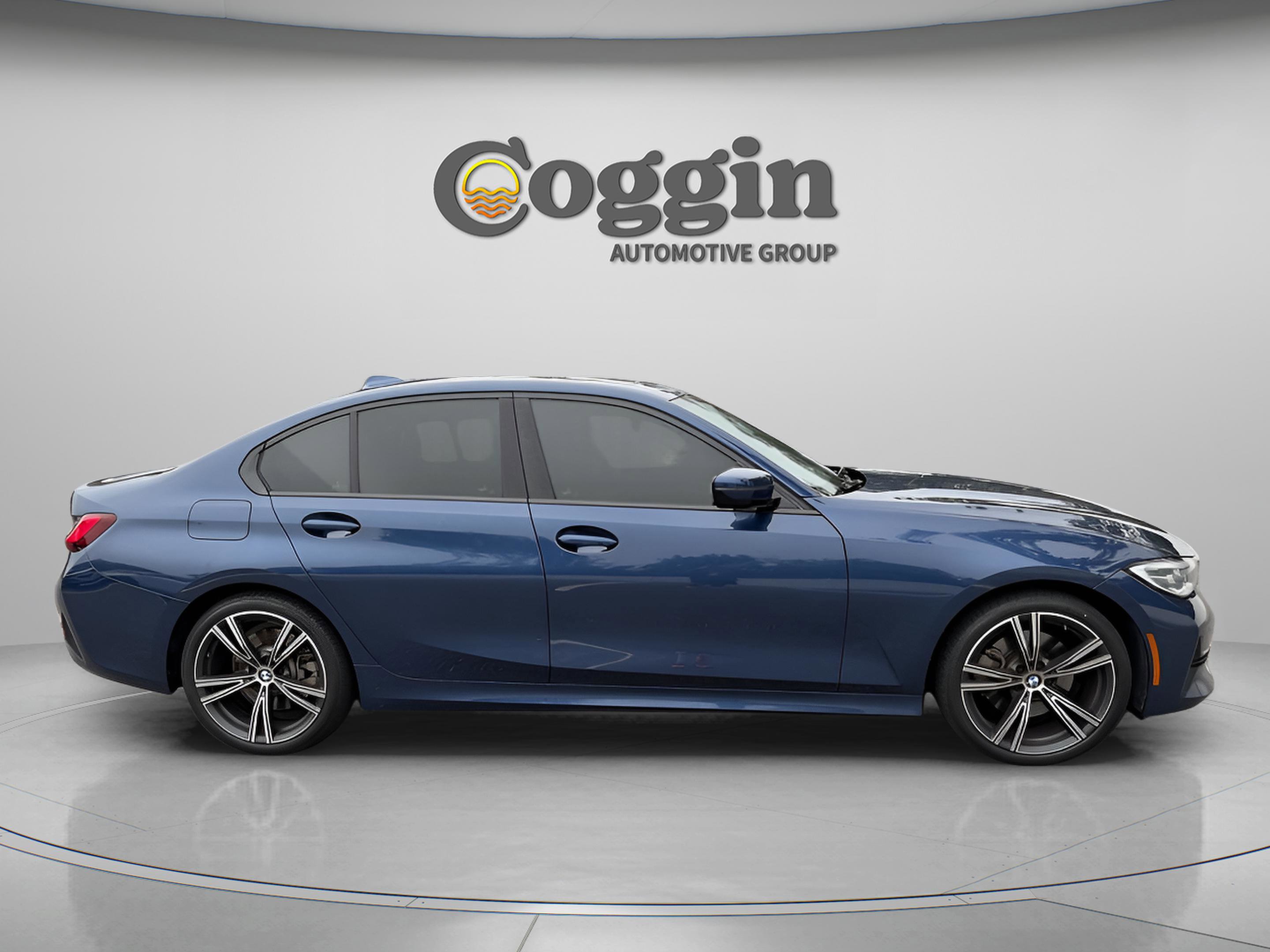Used 2022 BMW 330i Sedan w/ Driving Assistance Package image 6
