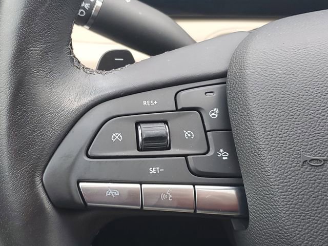 Used 2024 Cadillac XT4 Luxury w/ Cold Weather Package image 17