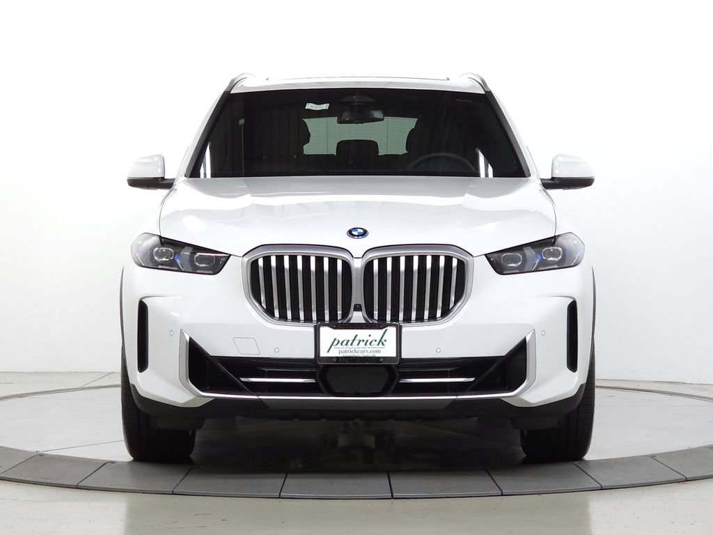 Used 2026 BMW X5 xDrive50e w/ Climate Comfort Package AWD/4WD image 2