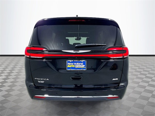 New 2026 Chrysler Pacifica Select image 5