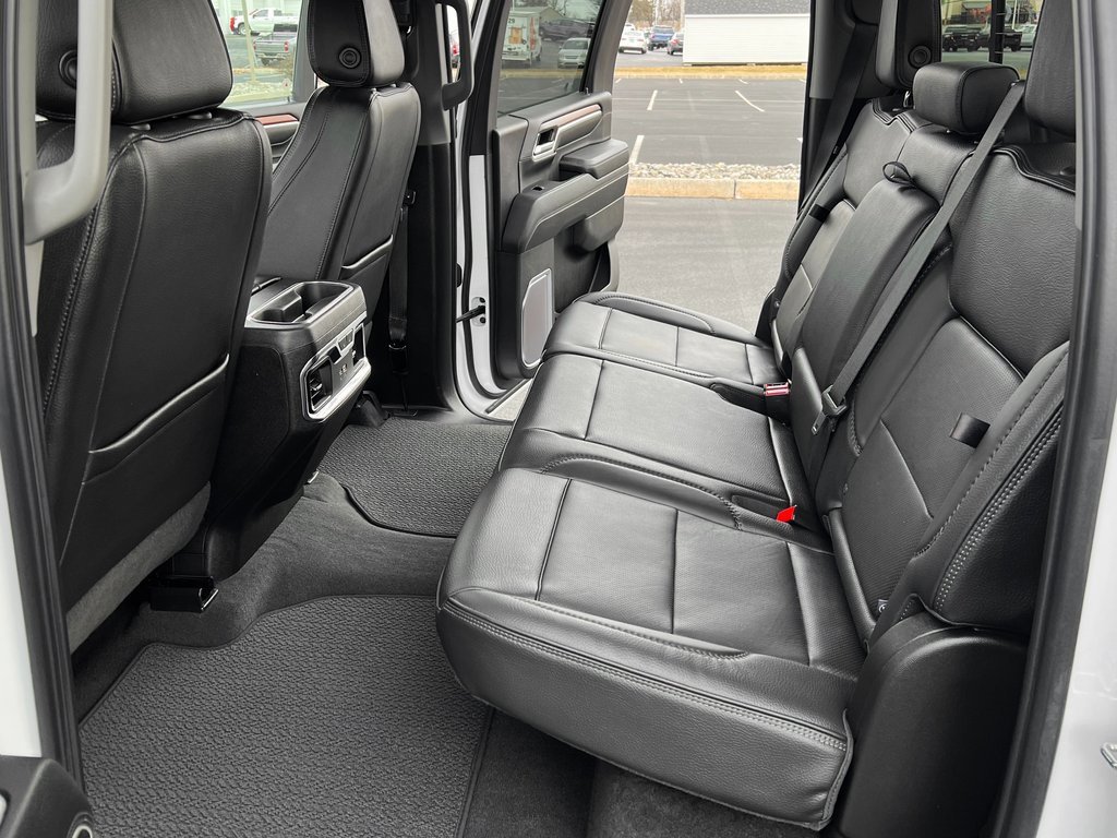 Used 2024 GMC Sierra 3500 Denali w/ Denali Reserve Package image 21