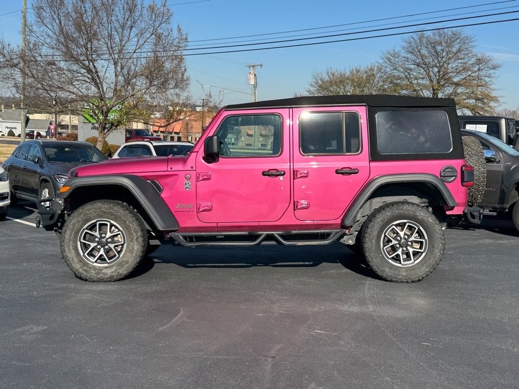 Used 2024 Jeep Wrangler Unlimited Rubicon w/ Technology Group image 6