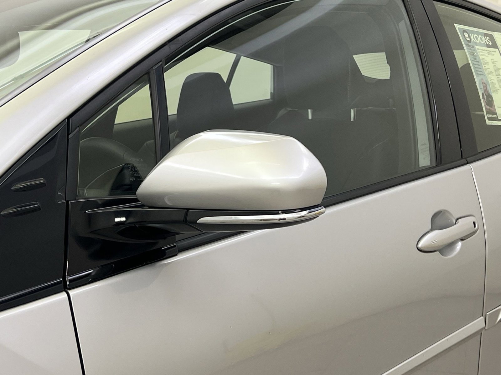 Used 2020 Toyota Prius Prime Limited image 27