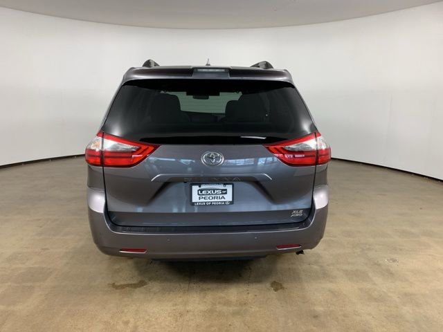 Used 2020 Toyota Sienna XLE Premium AWD/4WD image 10