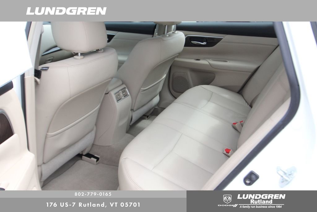 Used 2013 Nissan Altima 2.5 SL w/ Technology Pkg FWD image 9