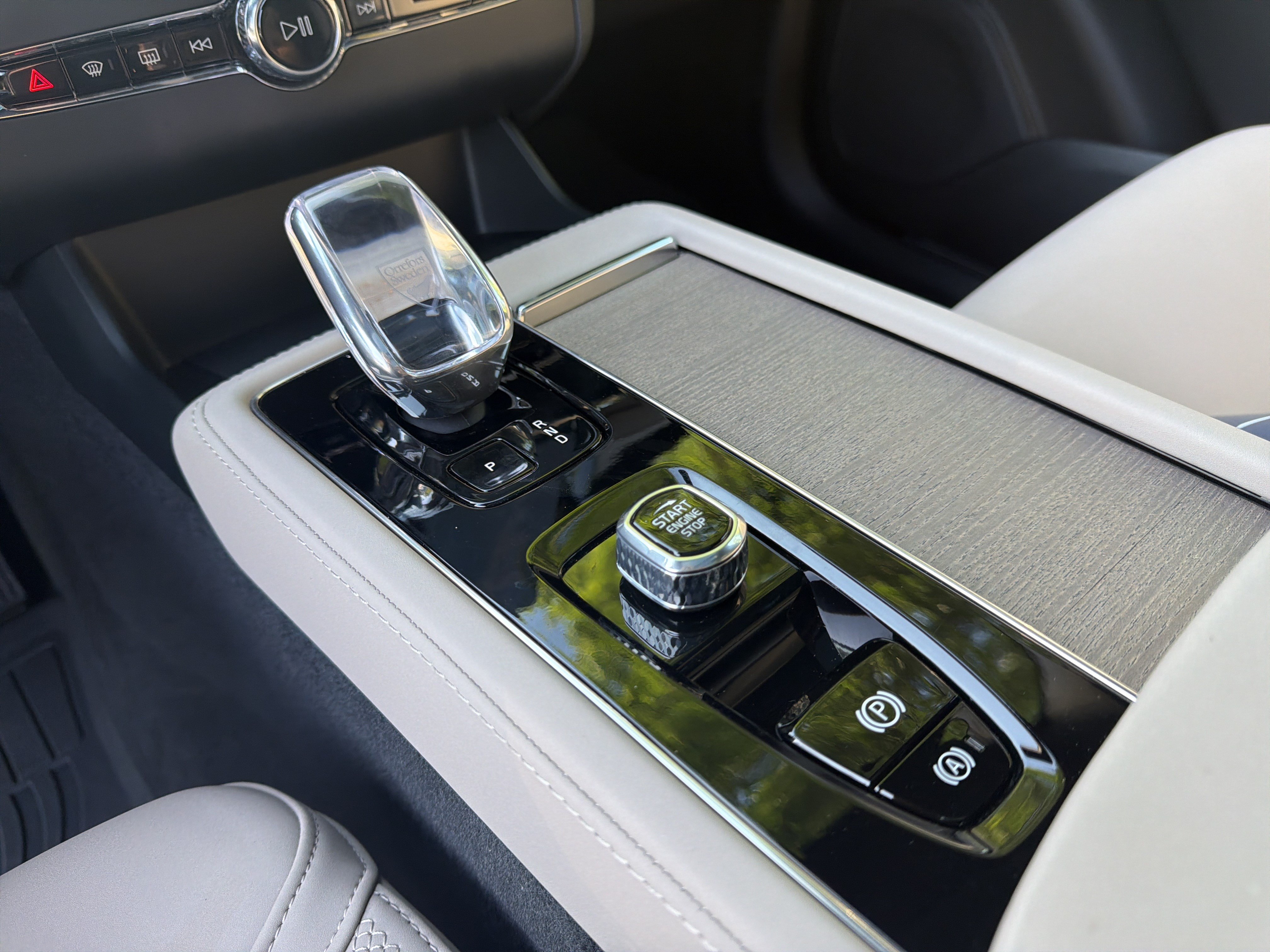 Certified 2026 Volvo XC90 B6 Plus w/ Protection Package Premier AWD/4WD image 26